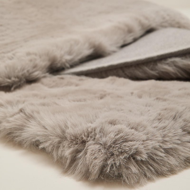 SUPER LUXE FAUX FUR RUGS