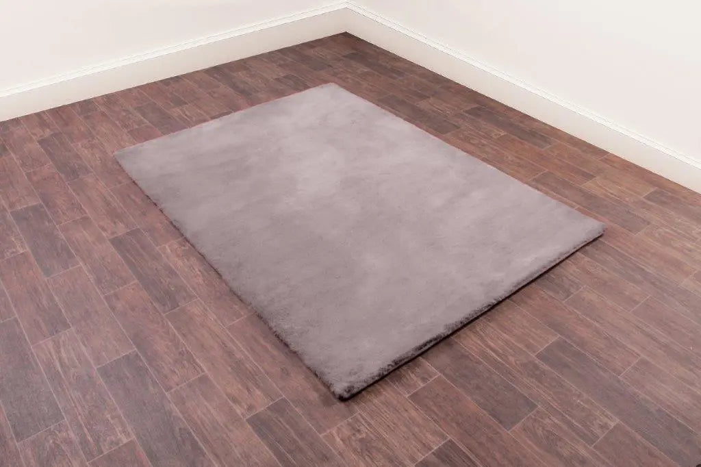 Frost Mink Tipped Faux Fur Rug