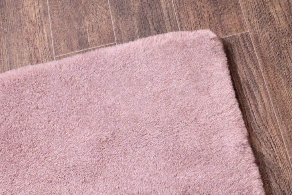 Frost Pink Tipped Faux Fur Rug