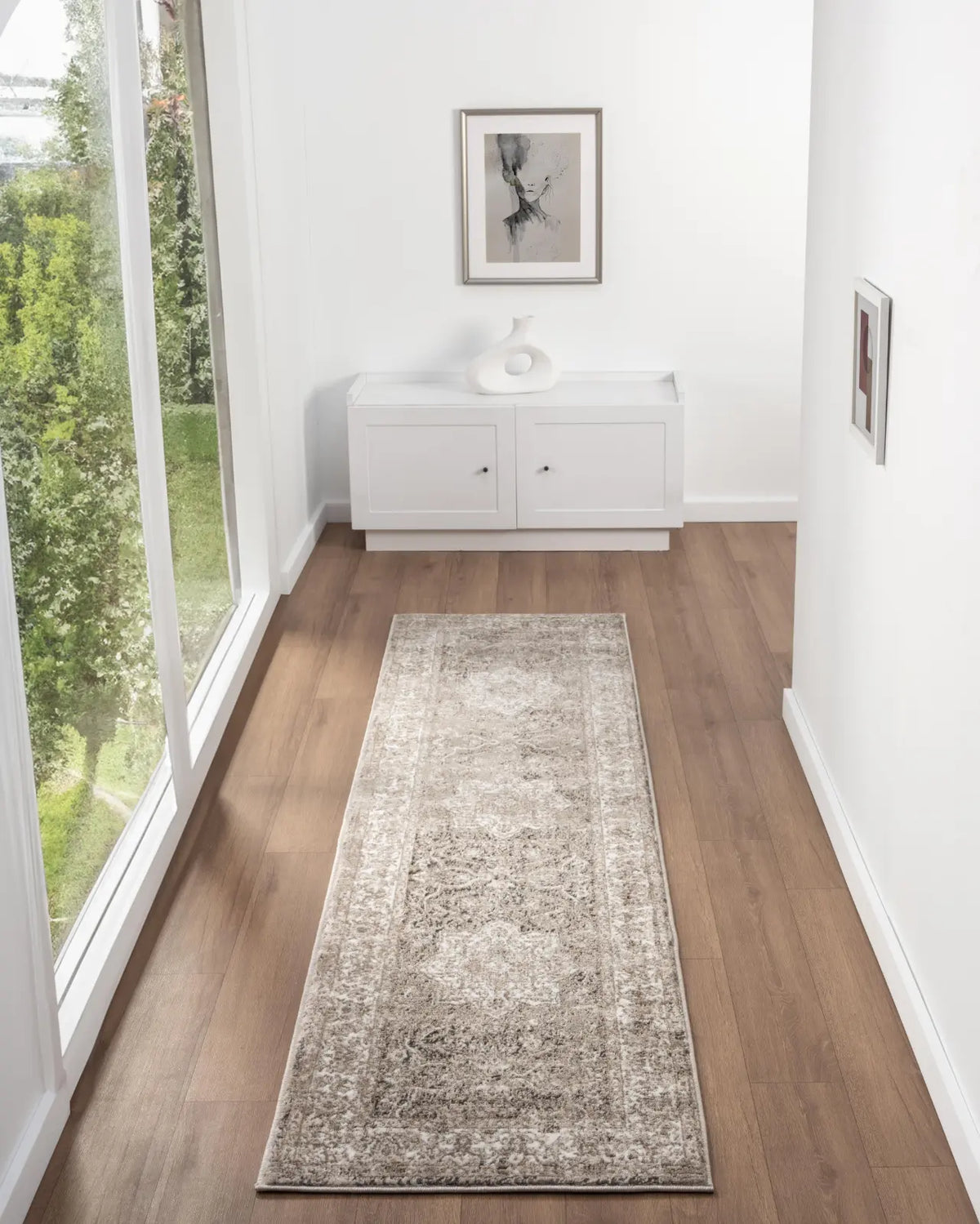 Lewes Cream & Beige Distressed Medallion Rug